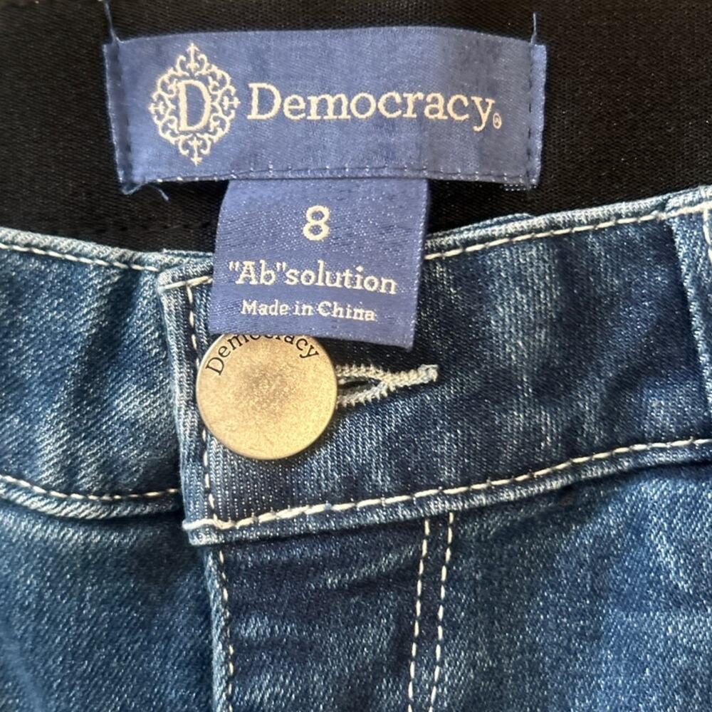 DEMOCRACY NWOT Ab-Solution Mid-Rise Distressed Raw Hem Flare Jeans 8 Med Rinse - Picture 4 of 9